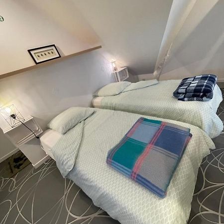 Апартаменты Duplex Beaumont-sur-Sarthe Экстерьер фото